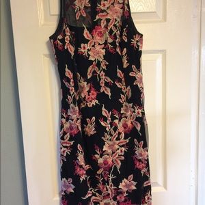 White House Black Market Embroidered Sheath, Sz 4